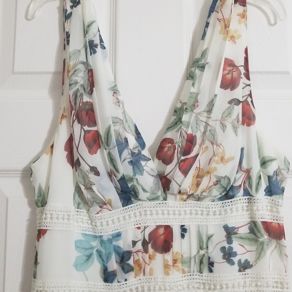 Beautiful Spring Dress - Picture 4 of 4